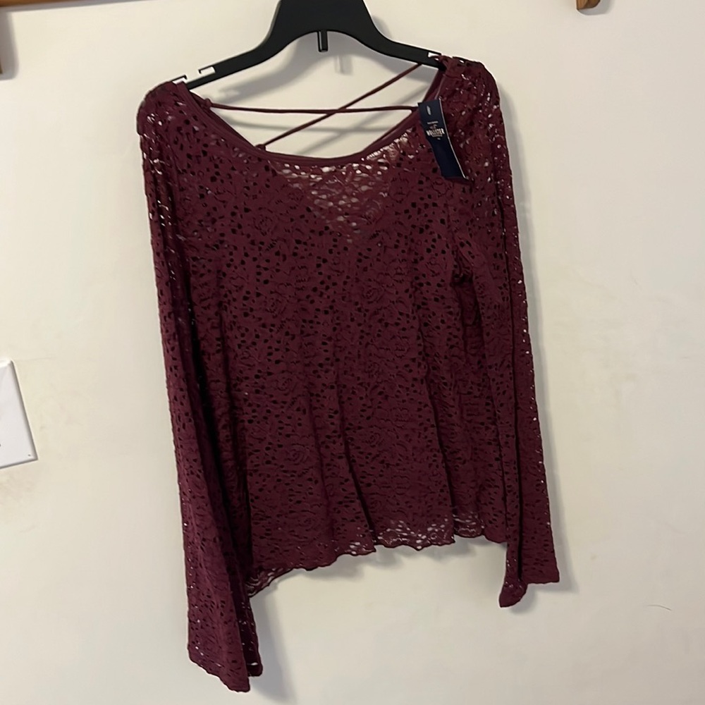 Hollister maroon top